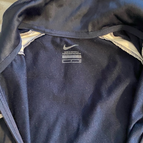 Nike Women's Navy and White Training Jacket Zip Up Small - Picture 11 of 15